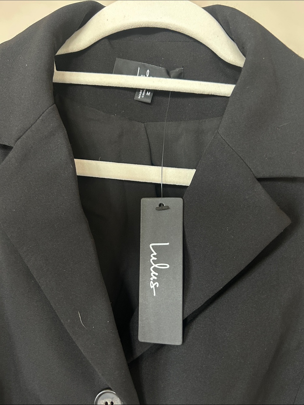 Lulu's Black Cropped Tailored Blazer - Picture 2 of 8